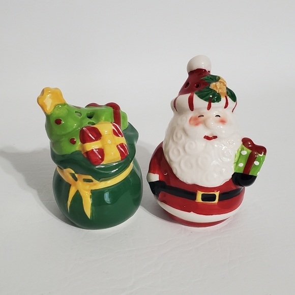 Santa Claus Toy Bag Salt and Pepper Set - Picture 1 of 6
